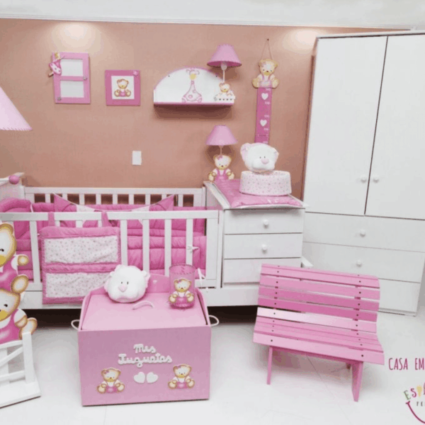 DORMITORIO AMERICANO: Cuna Funcional Americana laqueada + 1 PZA + Ropero + Colchon + Acolchado + Chichonera + Almohadon + Banderines